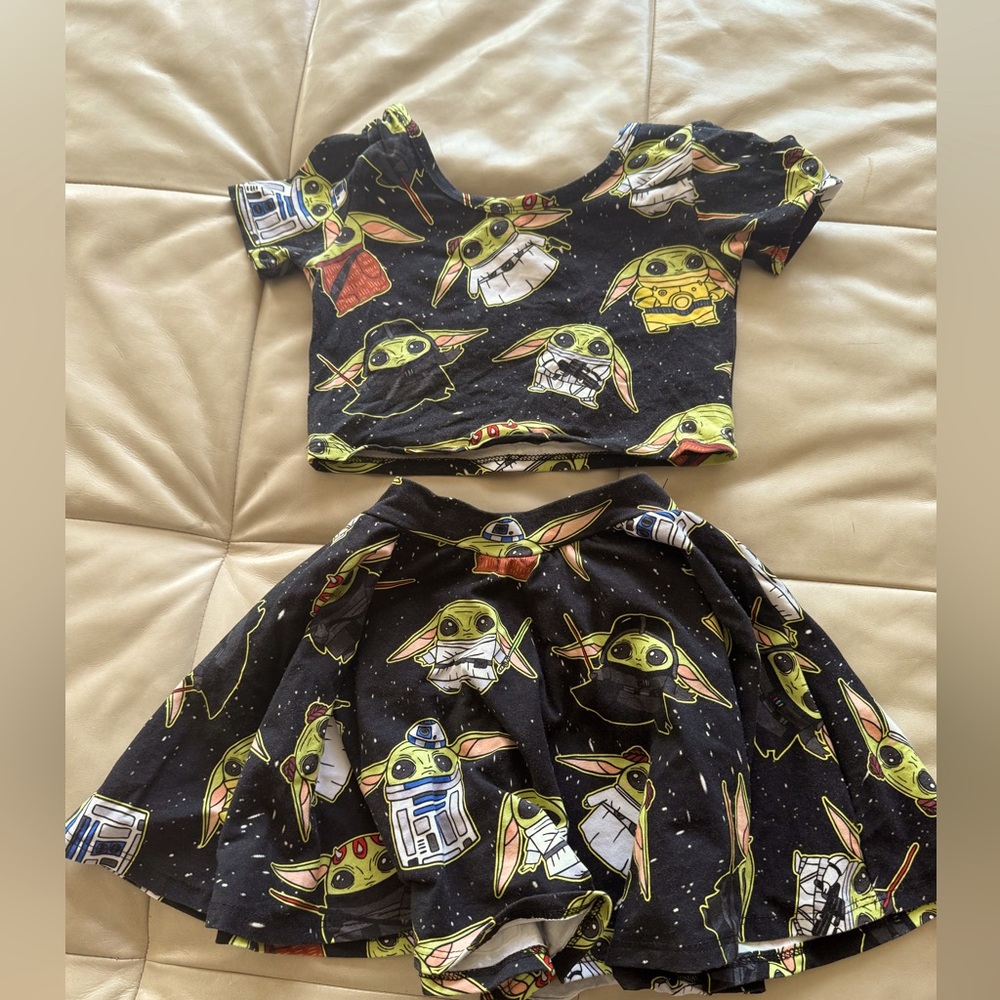 Wild rich kids Star Wars two piece